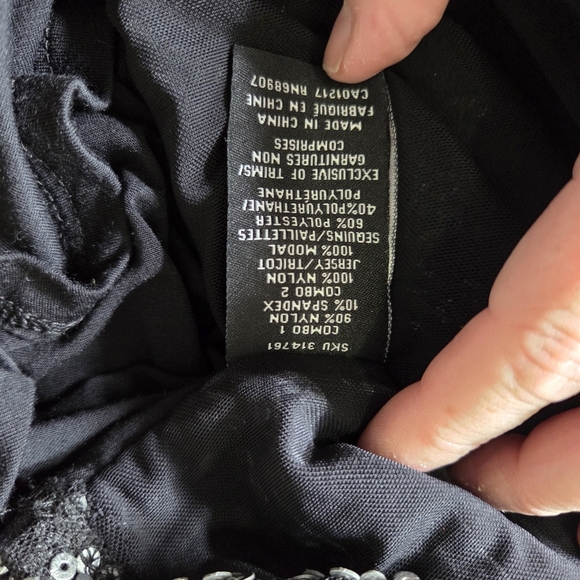 ⭐️Le Chateau Black and Silver Sequin Sleeveless Tank Top Size XXL - Picture 3 of 5